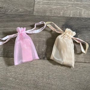 Victoria secret bra straps